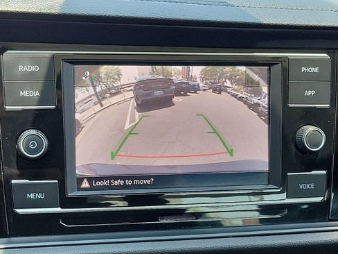 Used 2024 Volkswagen Jetta SE image 10