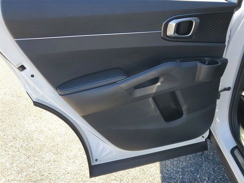 Used 2022 Kia Sorento S w/ Panoramic Sunroof Package image 25