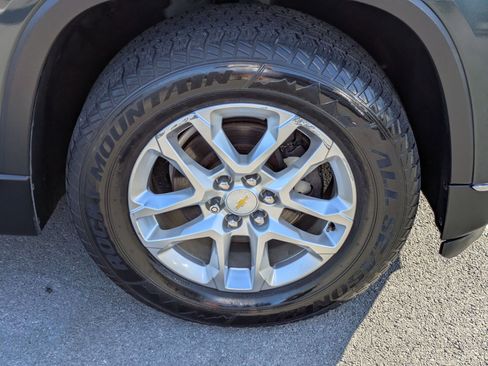 Used 2020 Chevrolet Traverse LT image 30