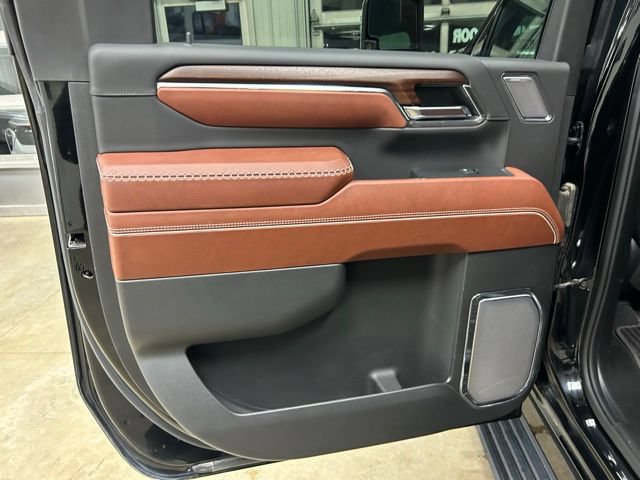 Used 2024 GMC Sierra 3500 Denali Ultimate AWD/4WD image 32