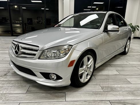 Used 2010 Mercedes-Benz C 300 Sedan image 3