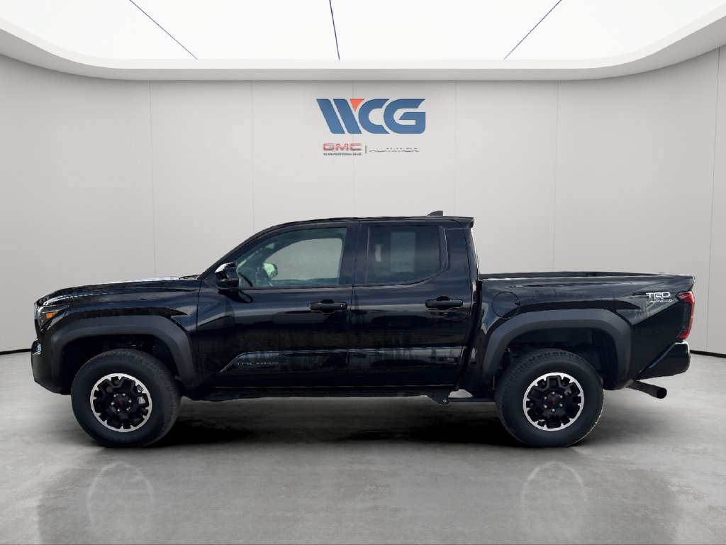 Used 2025 Toyota Tacoma TRD Off-Road AWD/4WD image 6