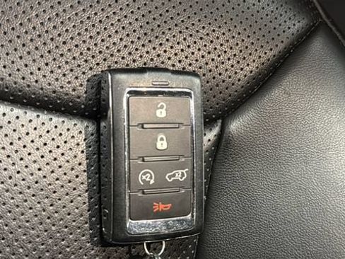 Used 2023 Jeep Grand Cherokee Limited w/ Luxury Tech Group II AWD/4WD image 40