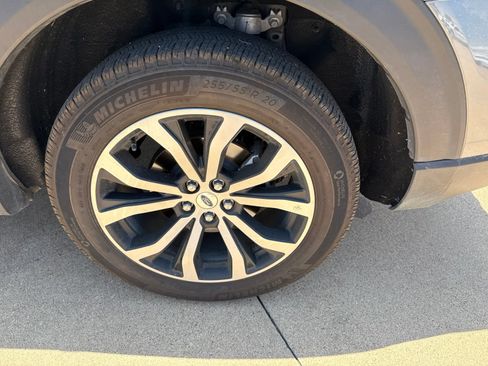 Used 2025 Ford Explorer ST-Line AWD/4WD image 10