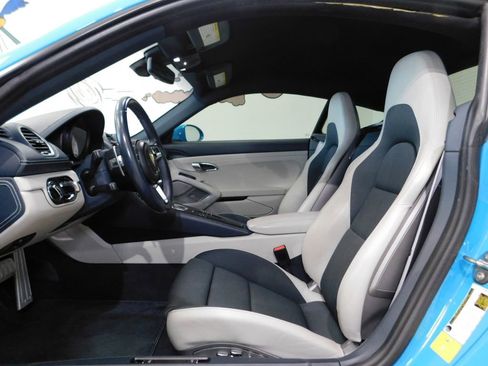 Used 2017 Porsche 718 Cayman S RWD image 39
