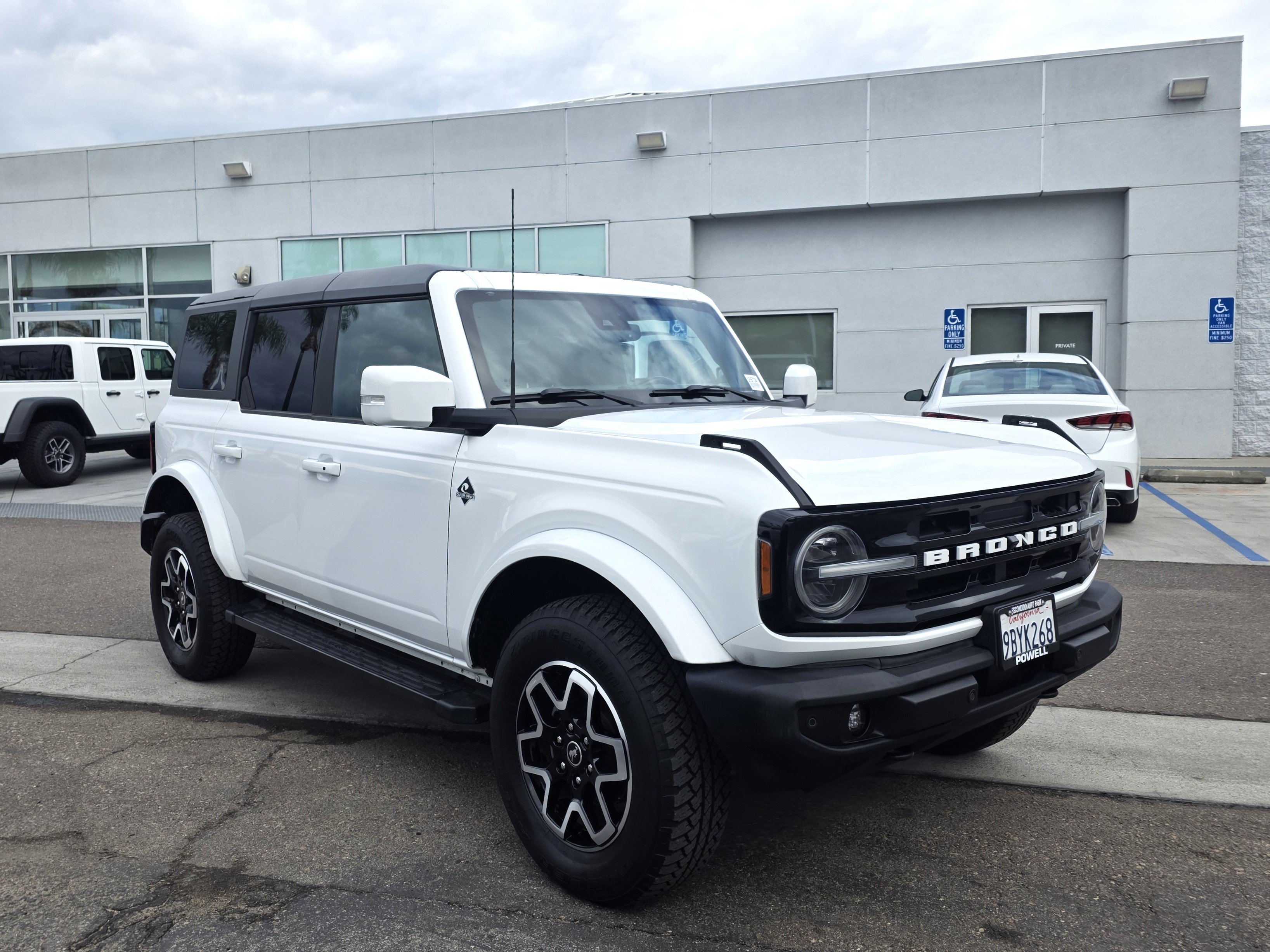 Used 2022 Ford Bronco Outer Banks AWD/4WD image 6