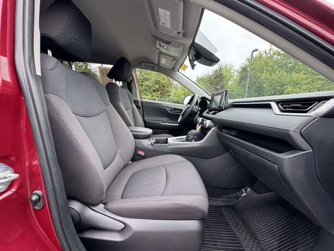 Used 2022 Toyota RAV4 LE FWD image 15