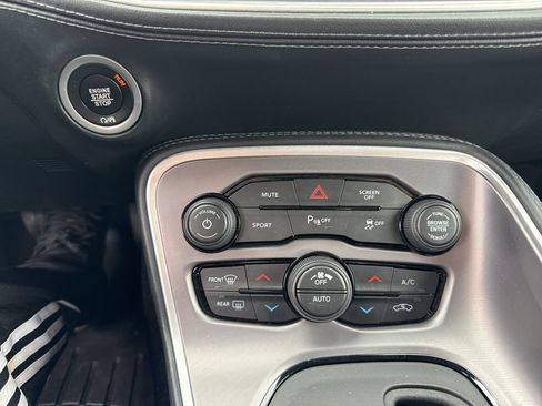 Used 2022 Dodge Challenger SXT w/ Plus Package image 21