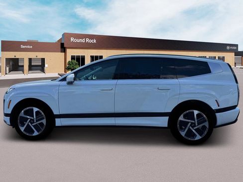 New 2026 Hyundai Ioniq 9 Calligraphy image 3