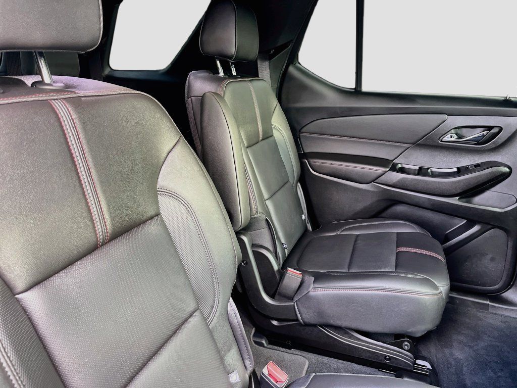 Used 2023 Chevrolet Traverse RS AWD/4WD image 31