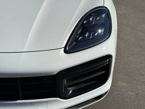 Certified 2023 Porsche Cayenne Turbo image 11