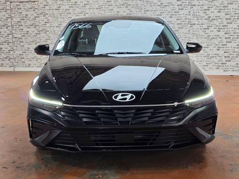 New 2026 Hyundai Elantra Limited FWD image 2