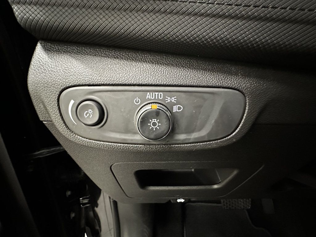 Certified 2026 Chevrolet TrailBlazer LT w/ LT Cold Weather Package FWD image 22