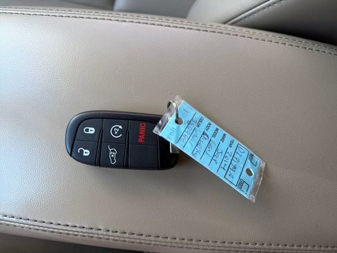 Used 2014 Jeep Grand Cherokee Limited w/ Trailer Tow Group IV AWD/4WD image 26