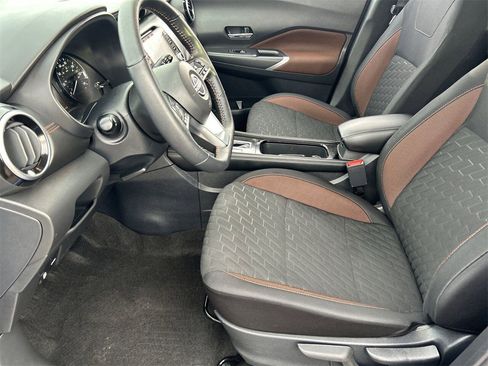 Used 2023 Nissan Kicks SR image 15