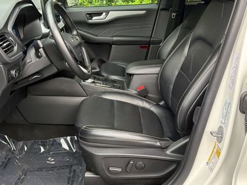 Certified 2024 Ford Escape Platinum AWD/4WD image 11