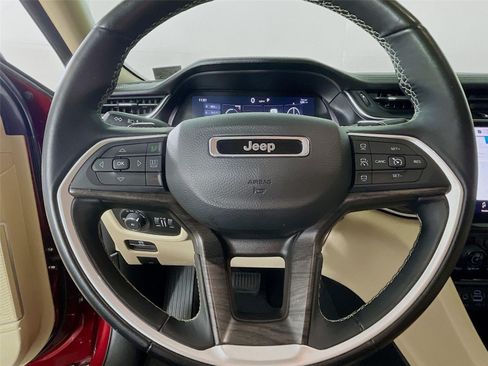 Used 2022 Jeep Grand Cherokee Limited AWD/4WD image 15