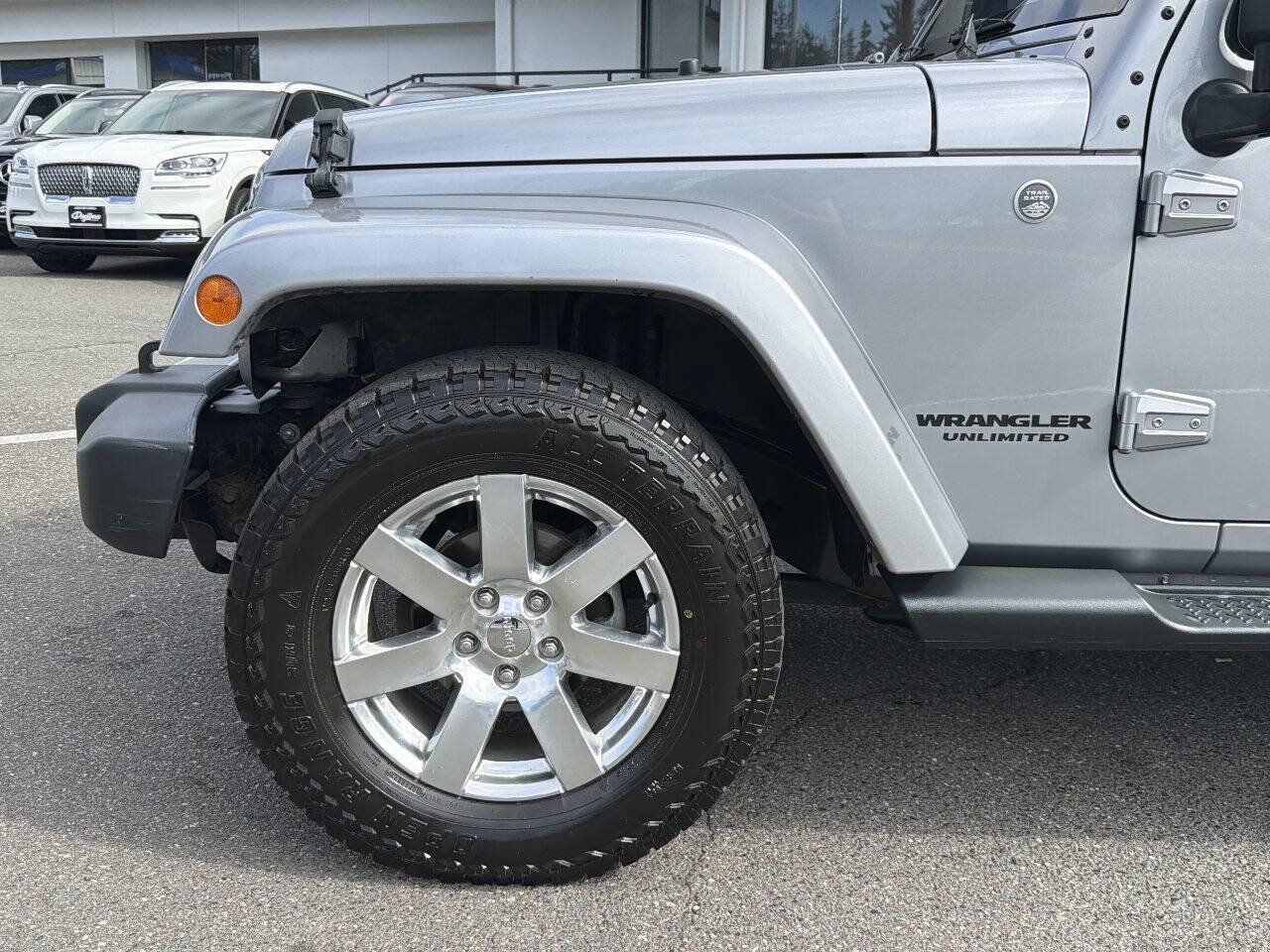Used 2013 Jeep Wrangler Unlimited Sahara w/ Connectivity Group AWD/4WD image 12