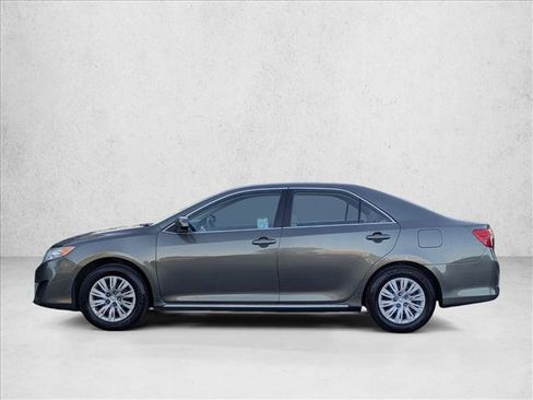 Used 2012 Toyota Camry LE image 9
