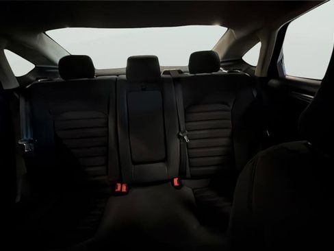 Used 2017 Ford Fusion SE FWD image 25
