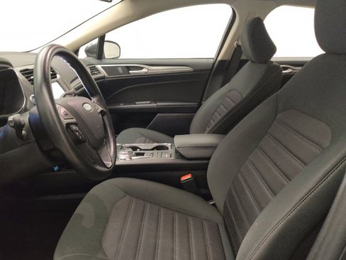 Used 2020 Ford Fusion SE image 17