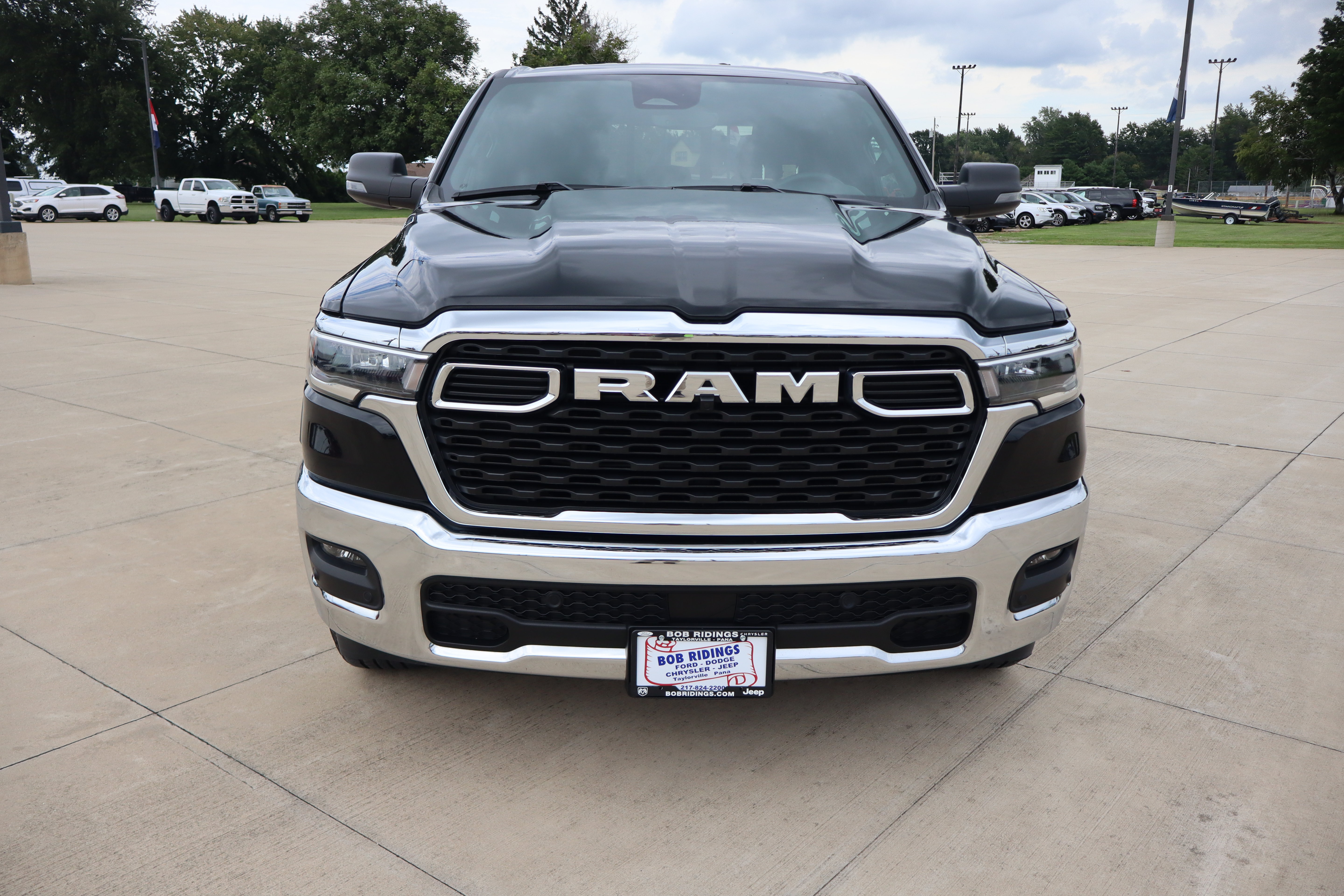 Used 2025 RAM 1500 Big Horn AWD/4WD image 2