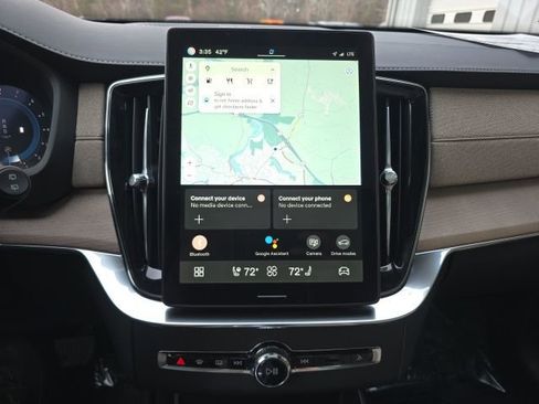 Certified 2025 Volvo XC90 B5 Plus image 35