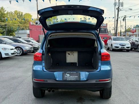 Used 2017 Volkswagen Tiguan S image 10