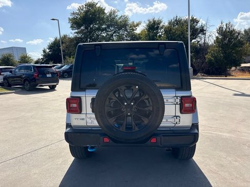 Used 2023 Jeep Wrangler Unlimited Sahara AWD/4WD image 6