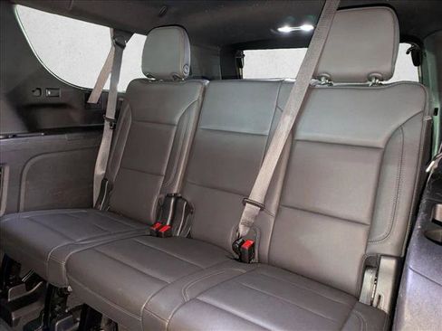 Used 2022 Chevrolet Suburban Z71 w/ Luxury Package AWD/4WD image 20