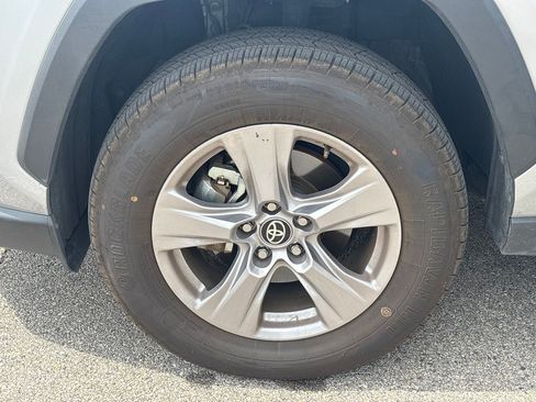 Used 2025 Toyota RAV4 XLE FWD image 14