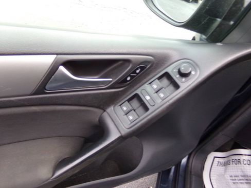 Used 2013 Volkswagen Golf TDI FWD image 34