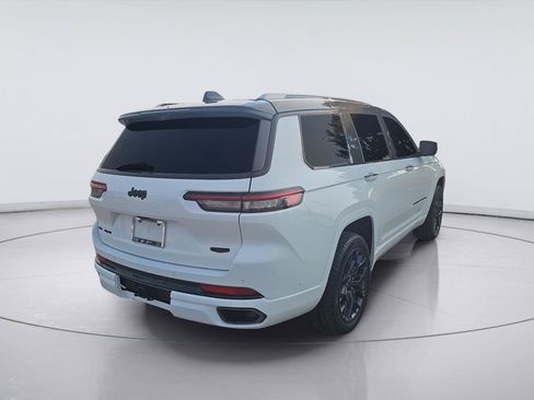 Used 2023 Jeep Grand Cherokee L Summit AWD/4WD image 5