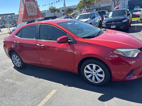 Used 2016 Toyota Corolla LE FWD image 3