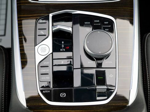 Used 2024 BMW X7 xDrive40i image 54