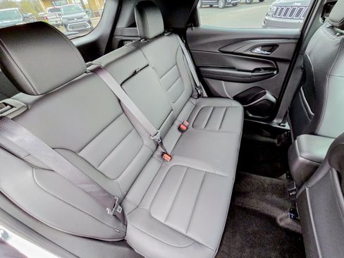 Used 2021 Chevrolet TrailBlazer ACTIV w/ Technology Package image 26