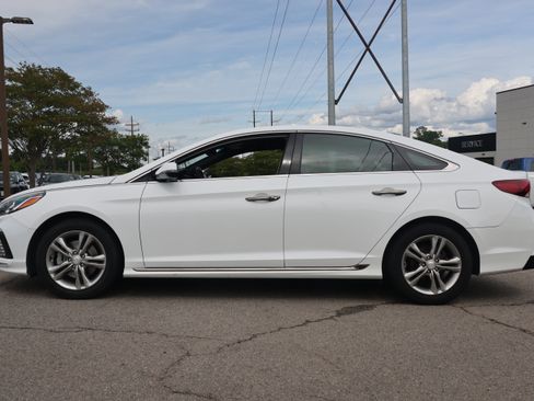 Used 2018 Hyundai Sonata Sport FWD image 2