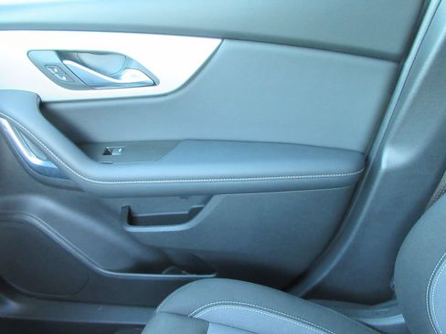 Certified 2023 Chevrolet Blazer LT w/ Convenience Package FWD image 31