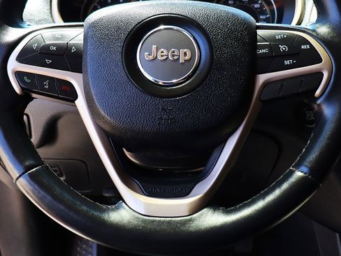 Used 2016 Jeep Cherokee Limited image 58