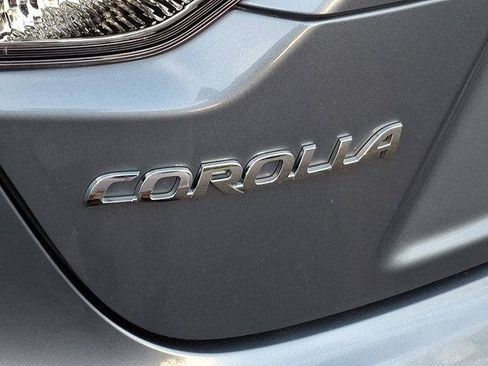 Certified 2021 Toyota Corolla SE w/ SE Premium Package FWD image 5