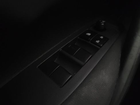 Used 2022 Toyota Corolla LE FWD image 27