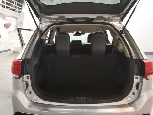 Used 2020 Mitsubishi Outlander ES AWD/4WD image 6