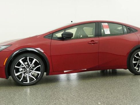 New 2026 Toyota Prius Plug-In Hybrid FWD image 18
