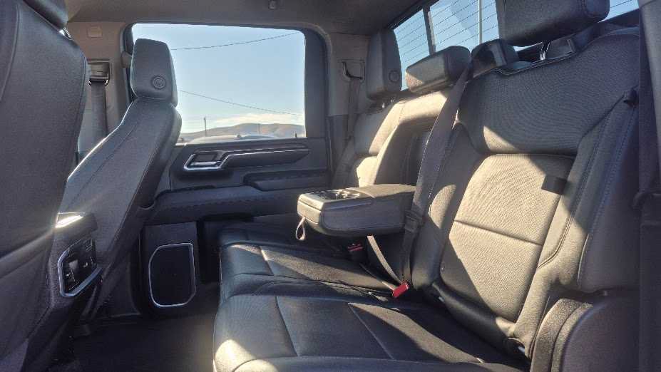 Used 2024 Chevrolet Silverado 2500 LTZ w/ LTZ Convenience Package AWD/4WD image 31