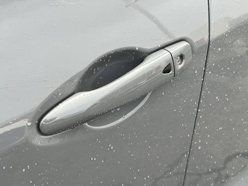 Used 2024 Nissan Kicks SR image 8