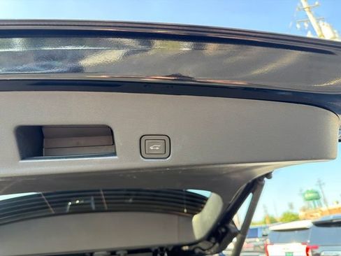 Certified 2024 Chevrolet Traverse RS w/ LPO, Floor Liner Package FWD image 17