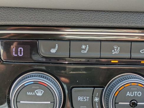 Used 2021 Volkswagen Atlas SEL Premium AWD/4WD image 24