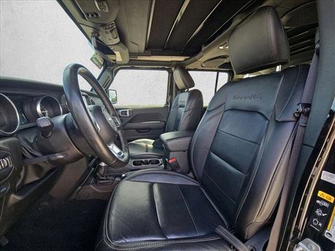 Used 2022 Jeep Wrangler Unlimited Sahara w/ Cold Weather Group AWD/4WD image 15
