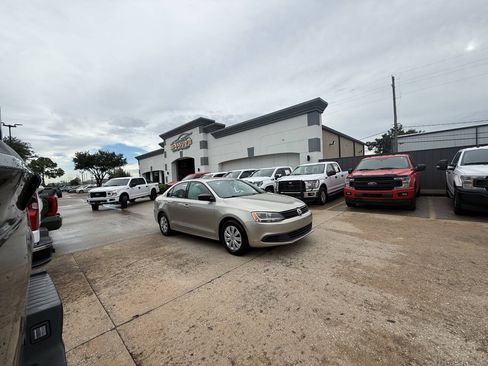 Used 2013 Volkswagen Jetta S FWD image 40
