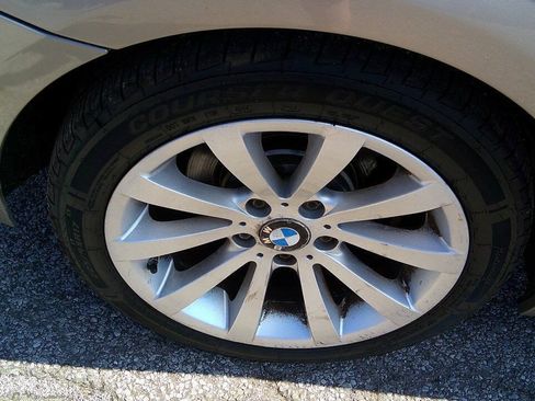 Used 2011 BMW 328i xDrive Sedan AWD/4WD image 28